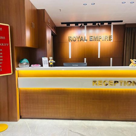 Hotel Royal Empire Gandhinagar Exterior photo