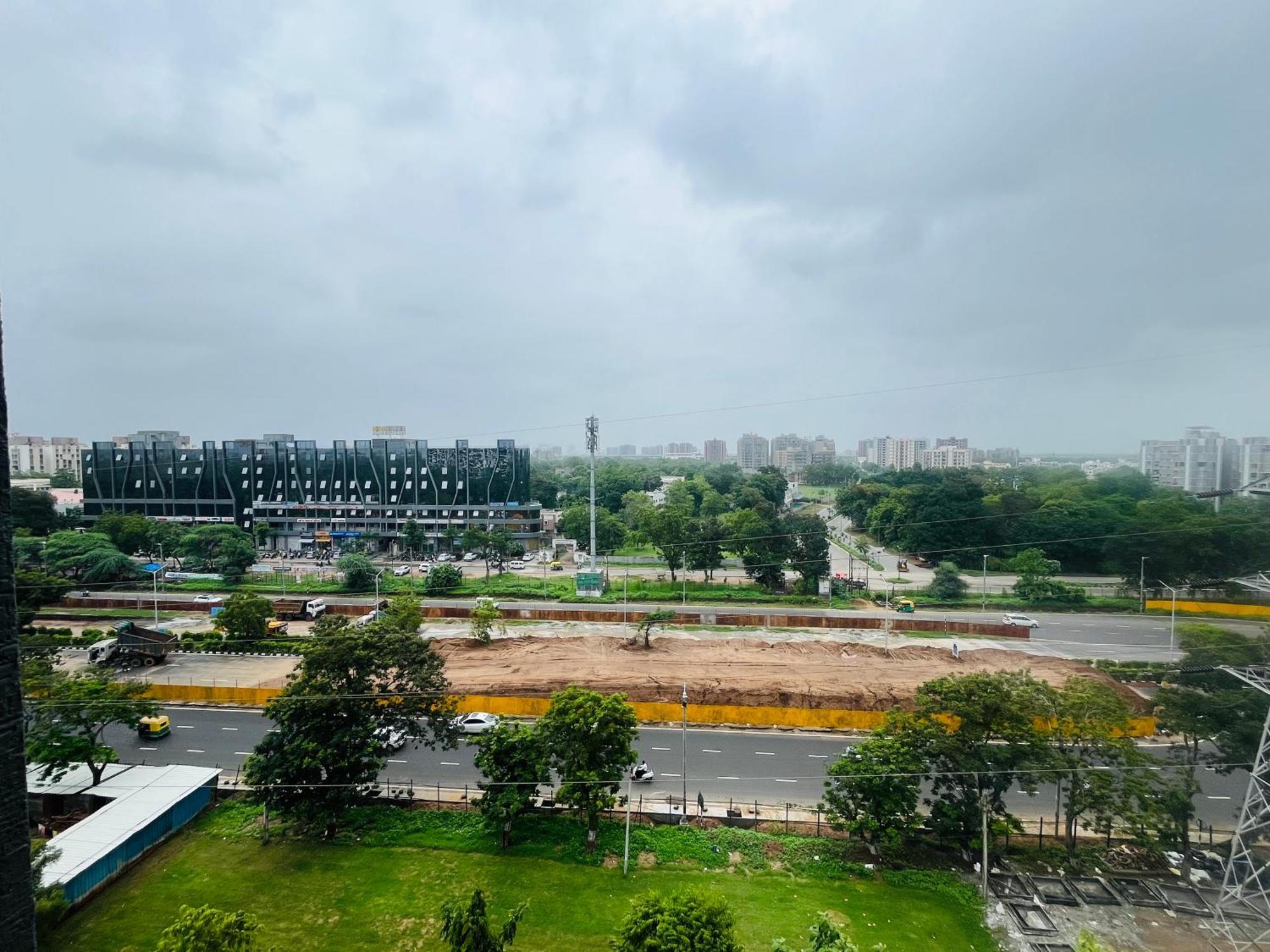 Hotel Royal Empire Gandhinagar Exterior photo