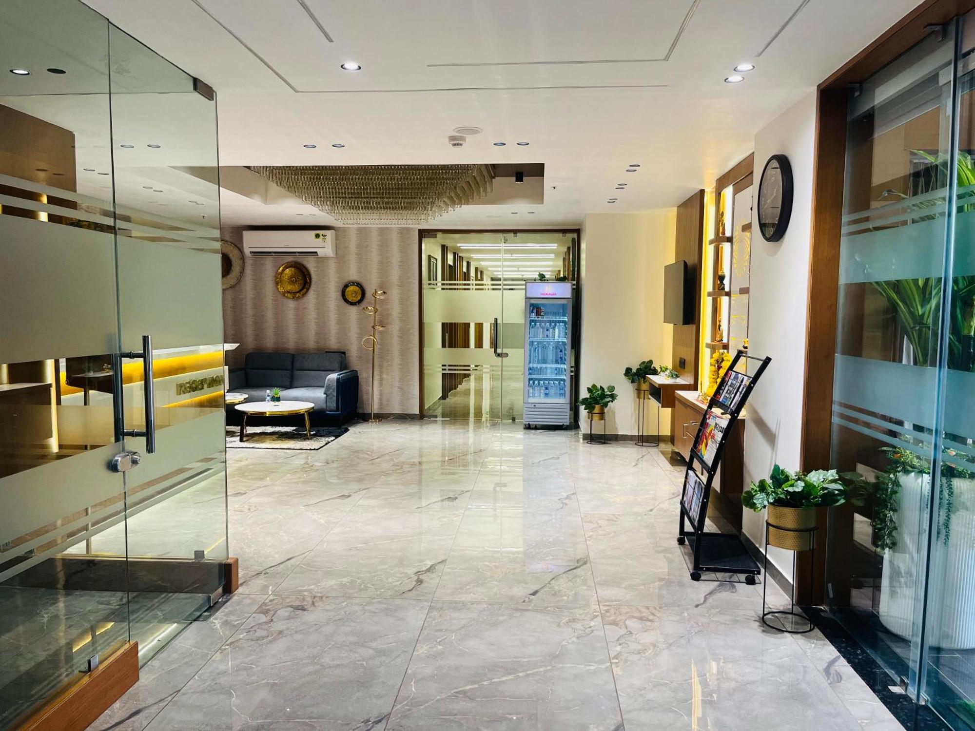 Hotel Royal Empire Gandhinagar Exterior photo